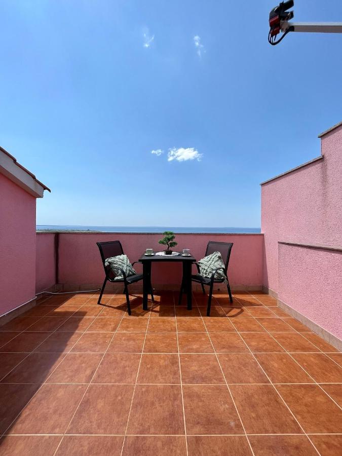 Pink Panther Novalja Bagian luar foto